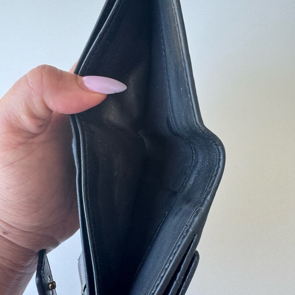 Gucci Embossed Black Leather Bifold Wallet - Picture 7 of 14